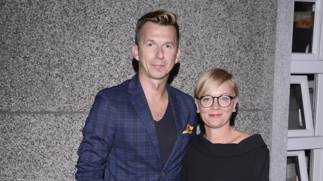 Kim jest żona Karola Okrasy? Odkryj tajemnice ich życia rodzinnego