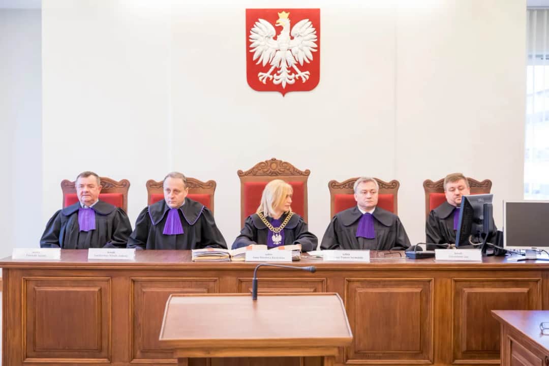 Ile zarabia ławnik? Zaskakujące fakty o wynagrodzeniu w sądzie