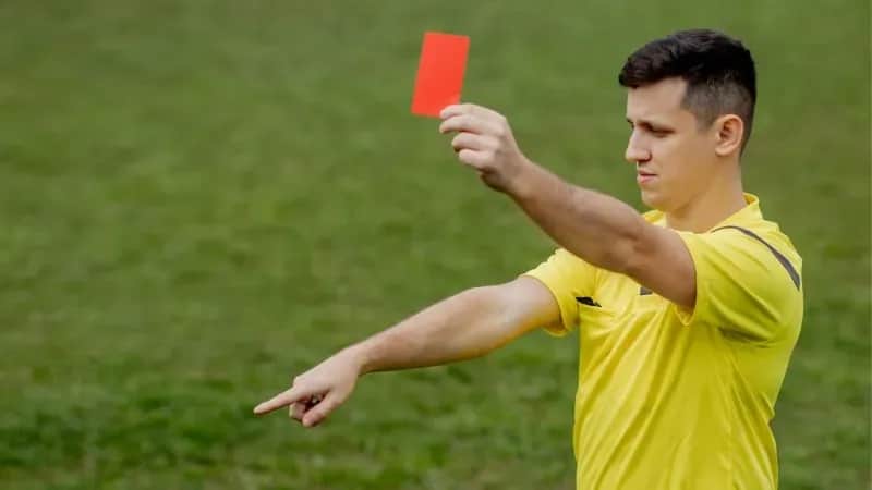 Ile zarabia sędzia na mundialu? Zaskakujące fakty o wynagrodzeniach